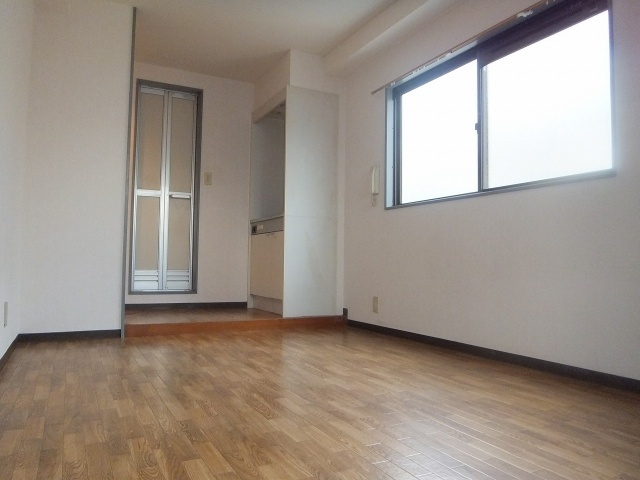 サンビレッジ柏原の居間・リビング