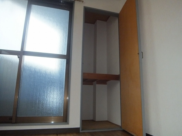 サンビレッジ柏原の収納