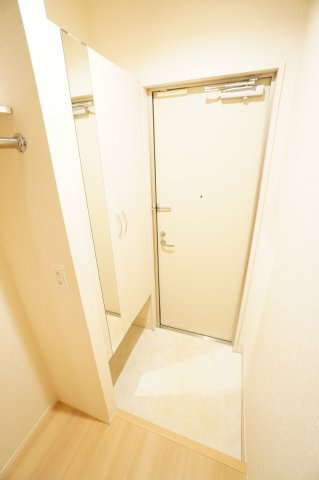 【玄関】 | ヴァンベール | ※同物件・反転タイプの写真です。