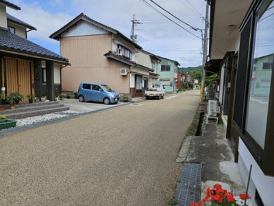 【前面道路含む現地写真】 | 鳥取市鹿野町鹿野中古戸建て