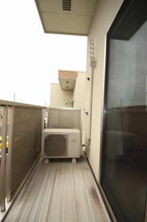 【バルコニー】 | アスカ　Ａ棟 | 開放的で明るい空間を演出してくれるバルコニーです