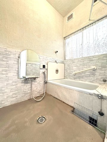 入間市下藤沢　西武池袋線　武蔵藤沢の浴室