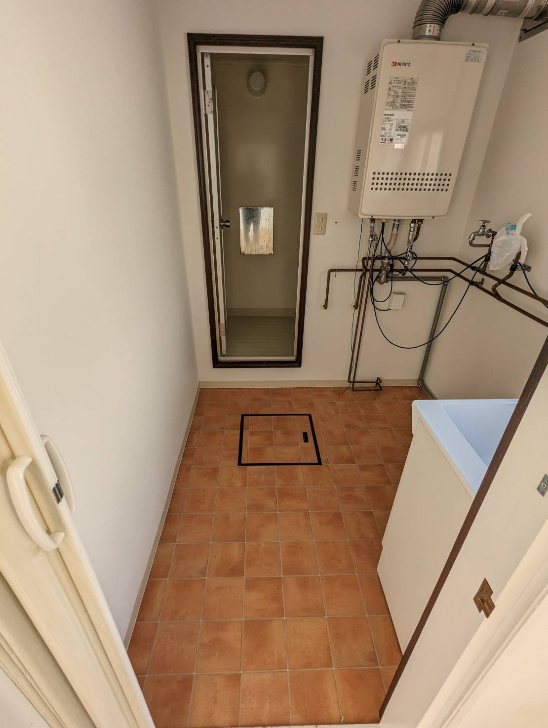 緑ヶ岡2-32借家の洗面所