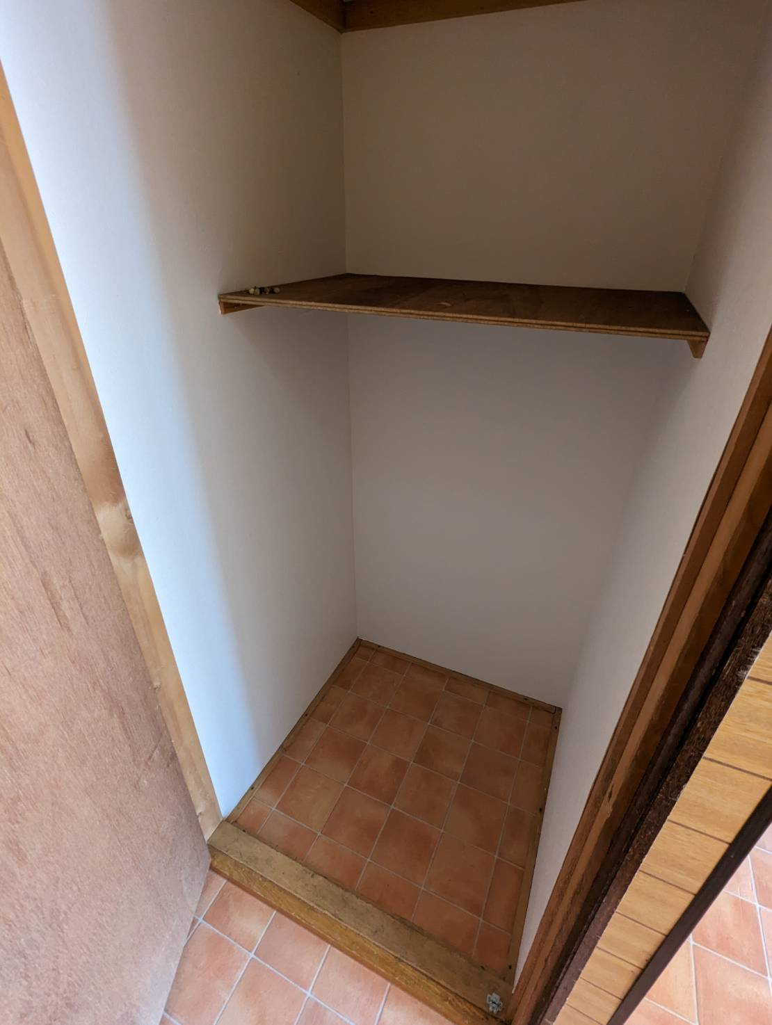 緑ヶ岡2-32借家の収納