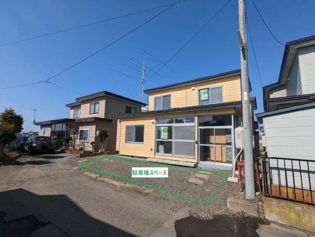 緑ヶ岡2-32借家の駐車場