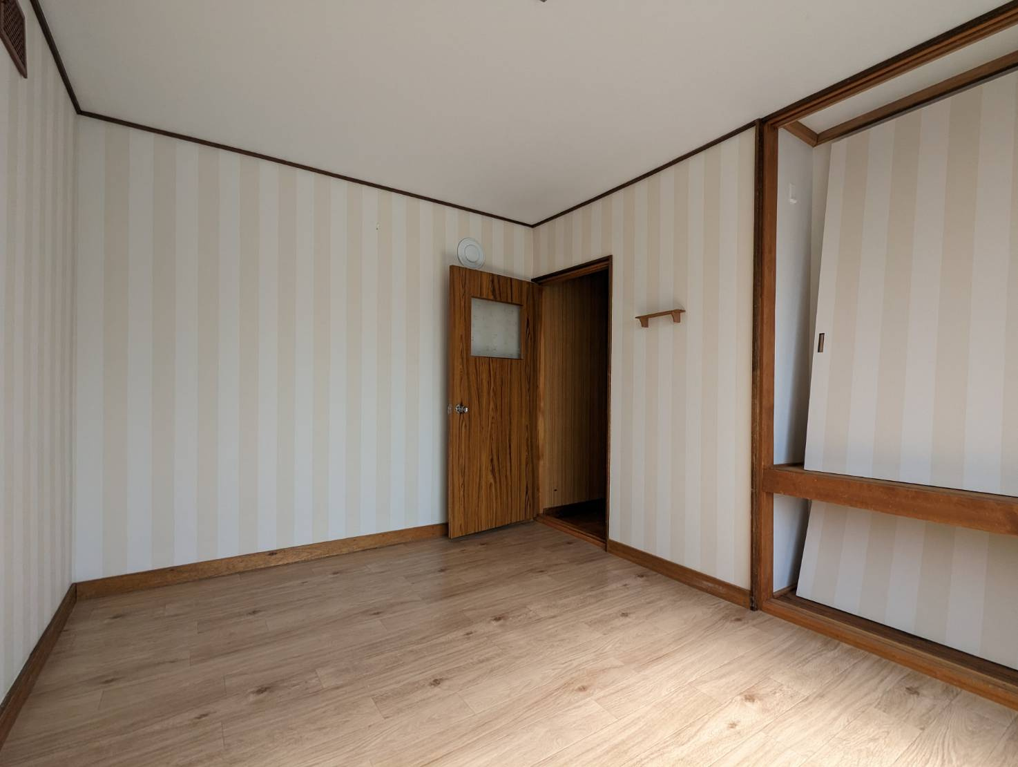 緑ヶ岡2-32借家の内装