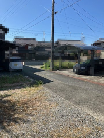 高島市新旭町旭327坪土地の前面道路含む現地写真|敷地から南西側道路