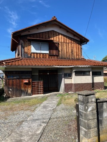 高島市新旭町旭327坪土地の外観|前面道路の門塀から建物正面