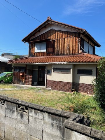 高島市新旭町旭327坪土地の外観|前面道路から正面玄関
