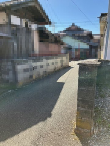 高島市新旭町旭327坪土地の前面道路含む現地写真|敷地から前面道路（南東側）