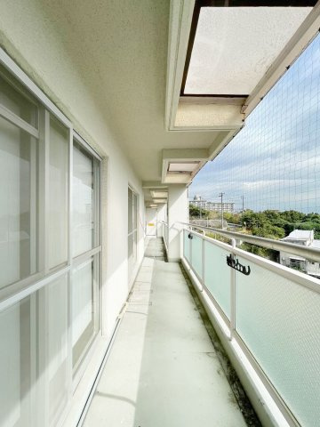 イトーピア長田マンションのバルコニー|神戸の山々を望めるバルコニー