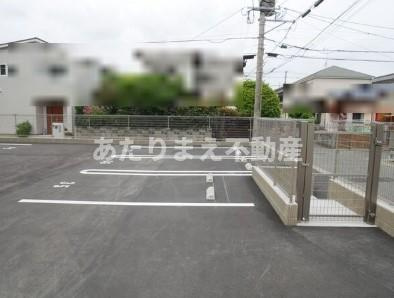 グランタイム都町の駐車場