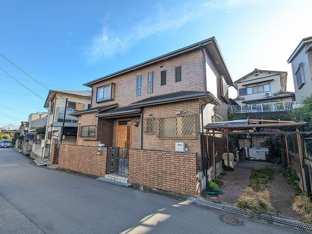 東香里1丁目　中古一戸建ての駐車場|カーポート　駐車場
■物件内覧・資金計画相談・住宅ローン相談、リフォーム相談、お問合せ受付中■
※当日・翌日のご内覧、ご相談はお電話でのお問合せがスムーズです！