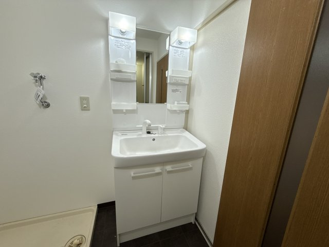 龍野中村コーポの洗面所