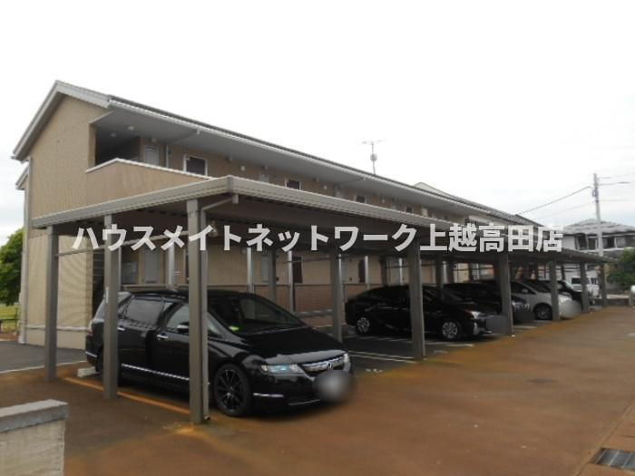 ソルフェージュの駐車場|消雪付駐車場(カーポート)