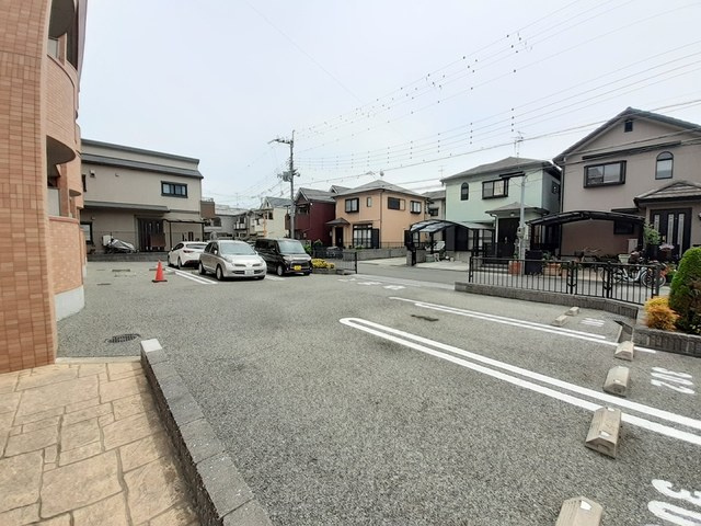 ランデュール瑞穂の駐車場