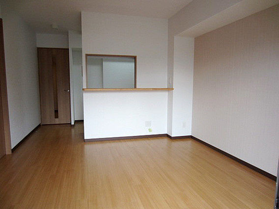 岸和田市下野町３丁目の賃貸マンションの居間・リビング|おしゃれなリビングです