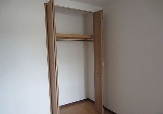 岸和田市下野町３丁目の賃貸マンションの収納|小物を収納するのに便利です