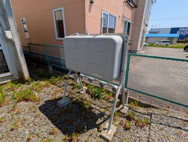 釧路市鳥取大通８丁目のアパートの庭