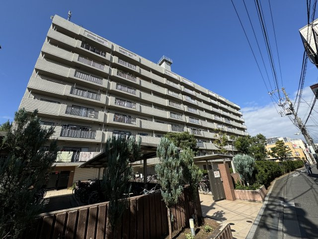 パシフィックコンフィート大島の外観|2路線利用可能な好立地に佇む総戸数56戸のマンションです