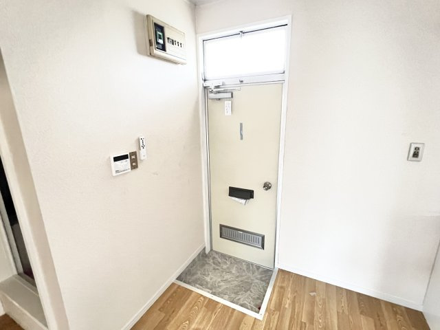 スカイハイツBの玄関|※別部屋参考写真