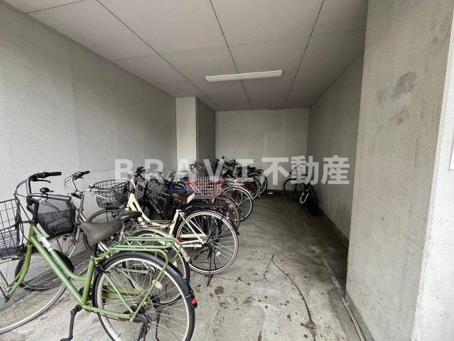 ミストラル本町ウエスト　BRAVI不動産のその他共用部分|【ミストラル本町ウエスト】駐輪場です