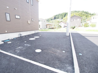 【駐車場】