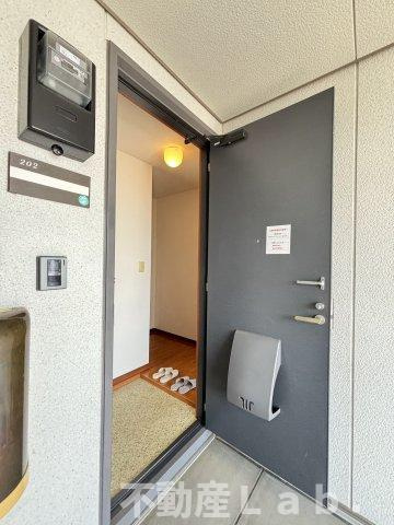 ハピネス高柳　Ｃ棟のエントランス