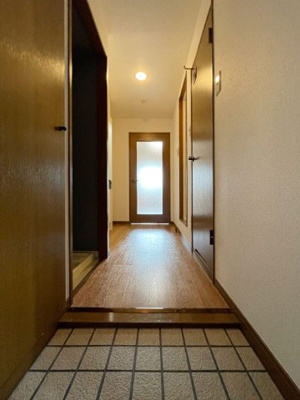 【玄関】 | ベアージュ博多 | 別号室の写真になります。現況優先。