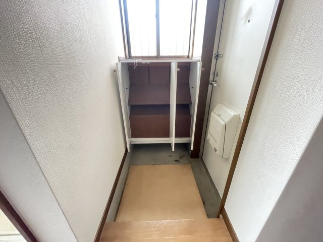 ハイツサンレイクの玄関