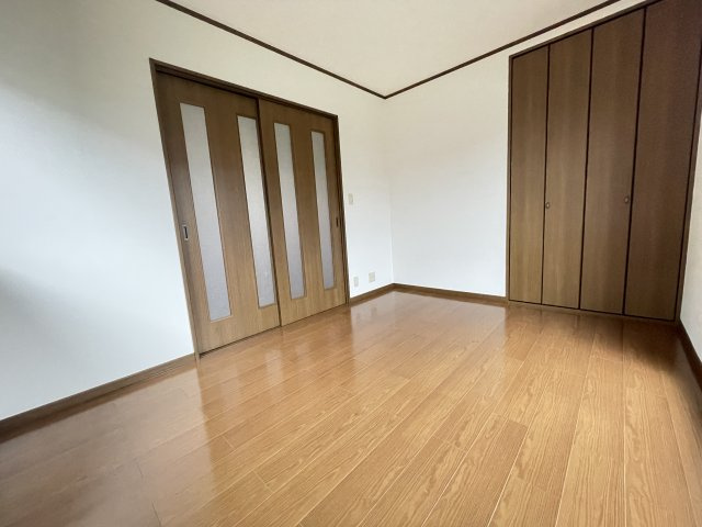 ハイツサンレイクの洋室