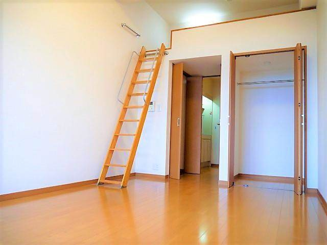 ルミエールガーデンⅠ番館の洋室