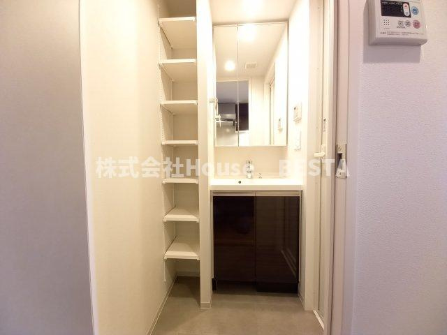 神戸元町Noahの独立洗面台