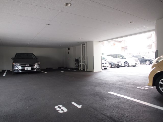 ラクロシェットの駐車場