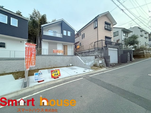 多摩市桜ヶ丘　新築2棟！の前面道路含む現地写真