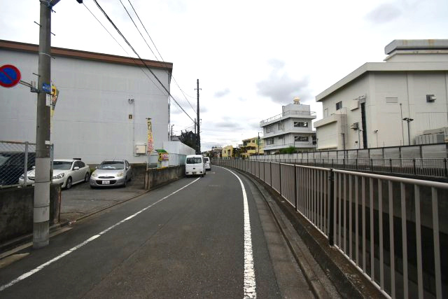 西荻北1丁目・売地の前面道路含む現地写真