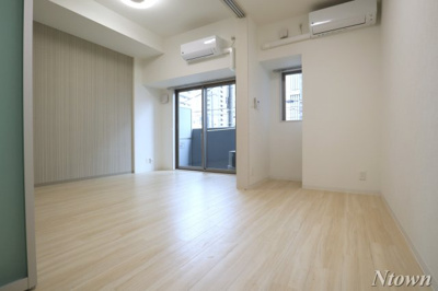 【居間・リビング】 | La’a Kea 徳川(ラアケア徳川) | ゆったりとしたリビングです