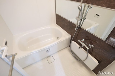 【浴室】 | La’a Kea 徳川(ラアケア徳川) | 落ち着いた空間のお風呂です