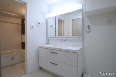 【独立洗面台】 | La’a Kea 徳川(ラアケア徳川) | 独立洗面化粧台付き