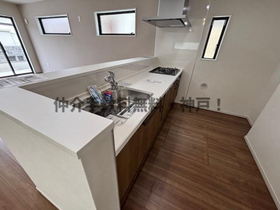 【キッチン】 | 神戸市西区美賀多台5丁目　新築戸建2号棟　仲介手数料無料！ | キッチンでお料理をお楽しみください