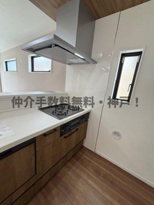 【キッチン】 | 神戸市西区美賀多台5丁目　新築戸建2号棟　仲介手数料無料！ | キッチンでお料理をお楽しみください