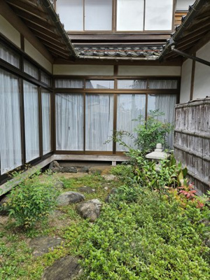 【庭】 | 鳥取市河原町佐貫中古戸建て