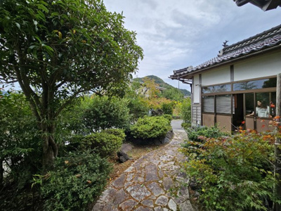 【庭】 | 鳥取市河原町佐貫中古戸建て