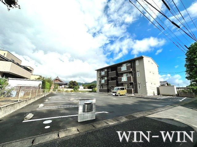 花館の駐車場