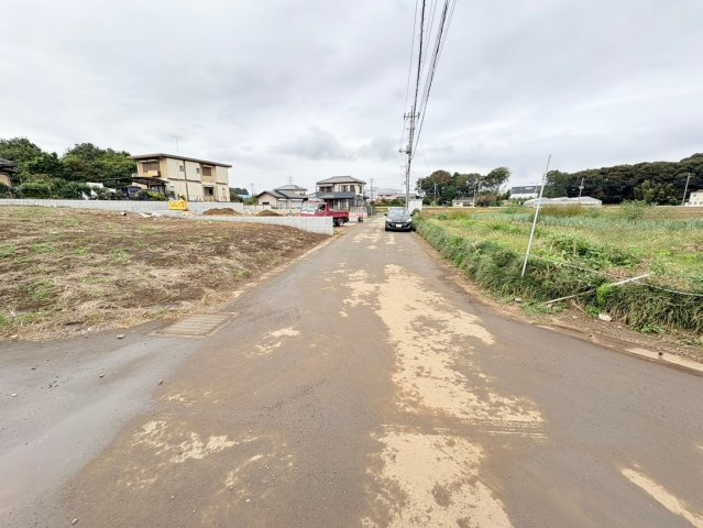 狭山市青柳　建築条件なし売地　西武新宿線『南大塚駅』徒歩24分　【堀兼小学区】の前面道路含む現地写真