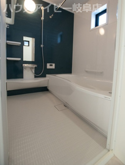 【浴室】 | 瑞穂市穂積新築建売全3棟！長期優良住宅・耐震等級3・省令準耐火構造です♪太陽光発電システム搭載！ | 瑞穂市穂積新築建売全3棟！長期優良住宅・耐震等級3・省令準耐火構造です♪太陽光発電システム搭載！オール電化住宅！