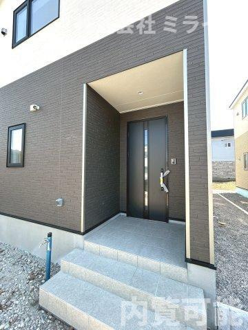 【新築戸建】江別市大麻園町2棟のエントランス
