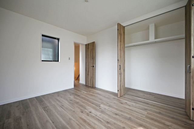 尼崎市東園田7丁目新築一戸建て│前面道路6ｍ+完成済の洋室|-洋室6.6帖(2F)-