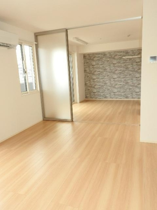 和泉市府中町６丁目のハイツの内装|居間です