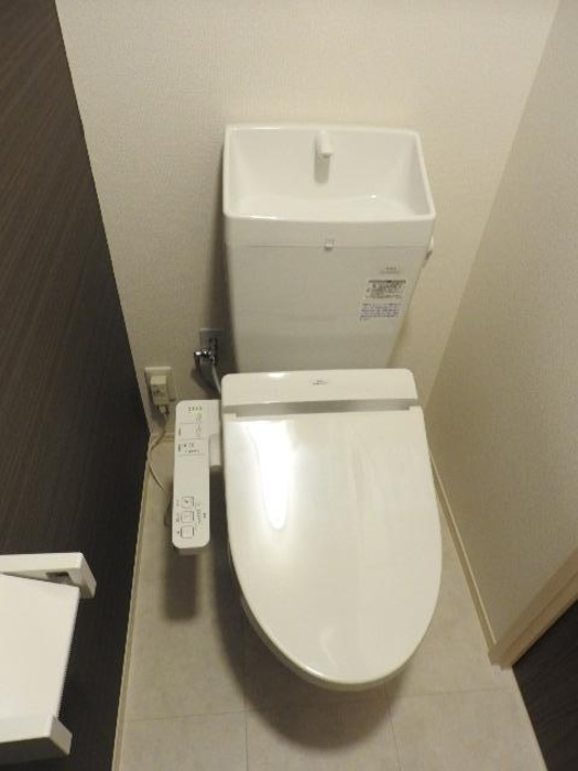 和泉市府中町６丁目のハイツのトイレ|落ち着いたトイレです